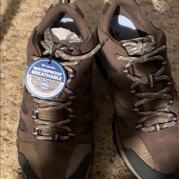 Women’s Columbia Hiking shoes - Picture 2 of 6